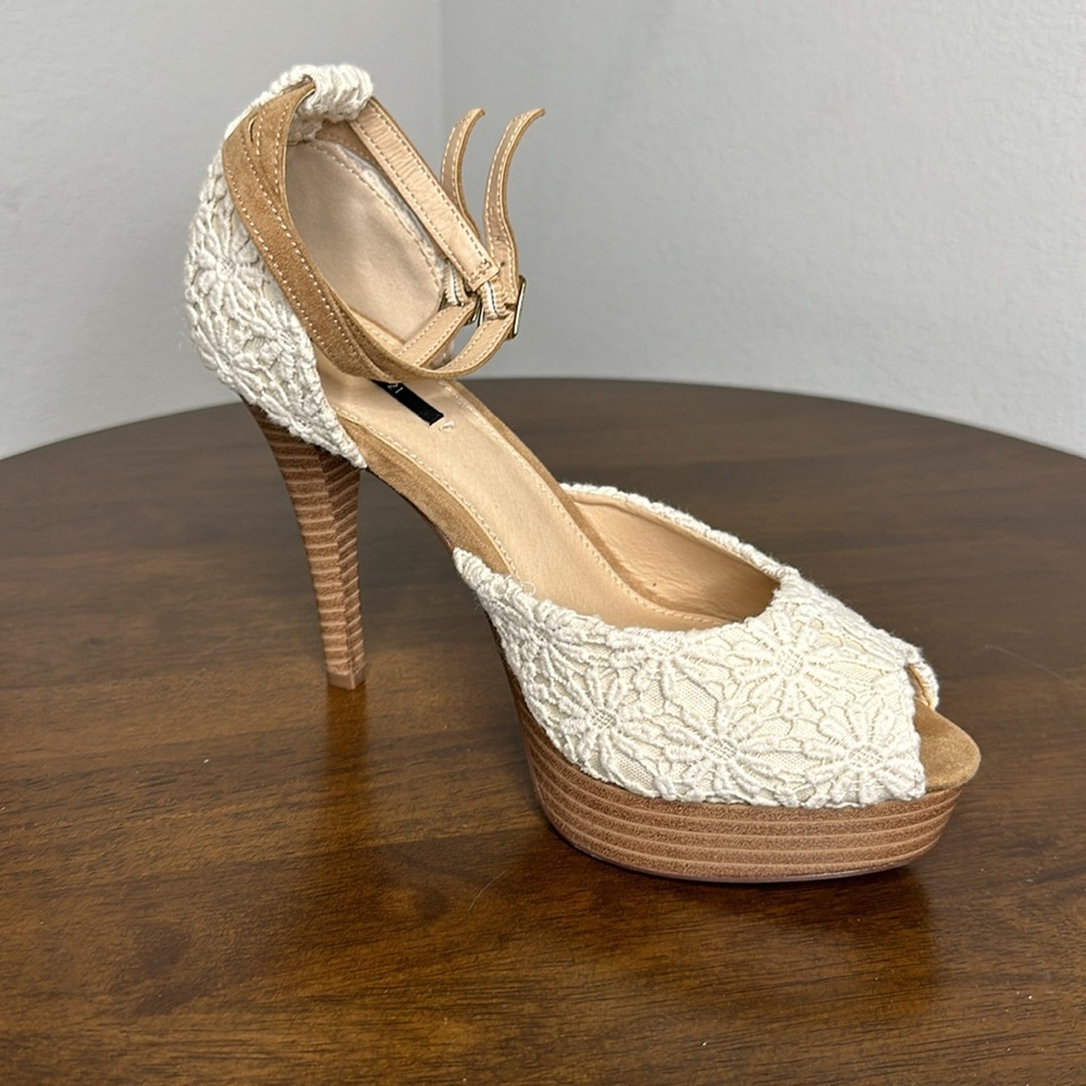 Ladies Brown and White Lace Heels